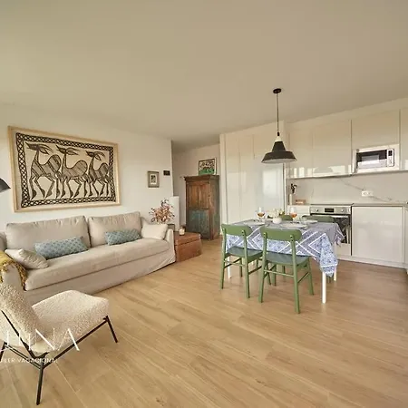 Flores Del Mar, A Un Paso De Apartamento Comillas