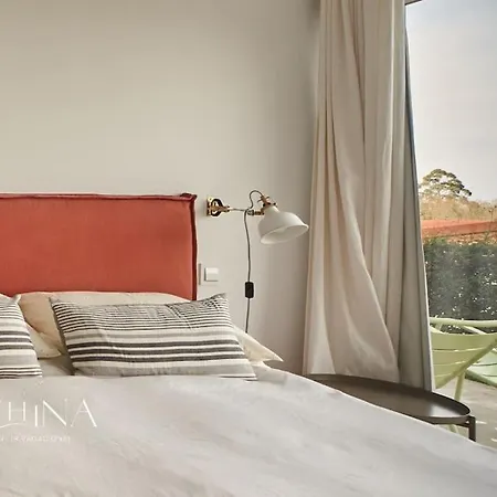 Flores Del Mar, A Un Paso De * Comillas