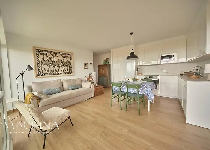 Flores Del Mar, A Un Paso De Appartement Comillas